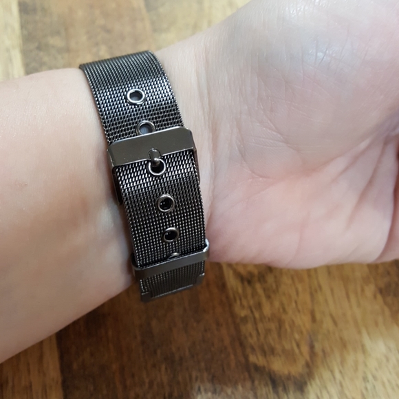 New time and date watch with metal mesh band - Picture 5 of 5